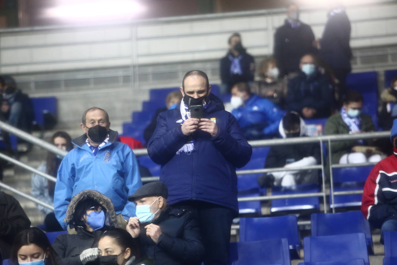 Buscate en la grada del Tartiere en el partido Real Oviedo Alcorcón