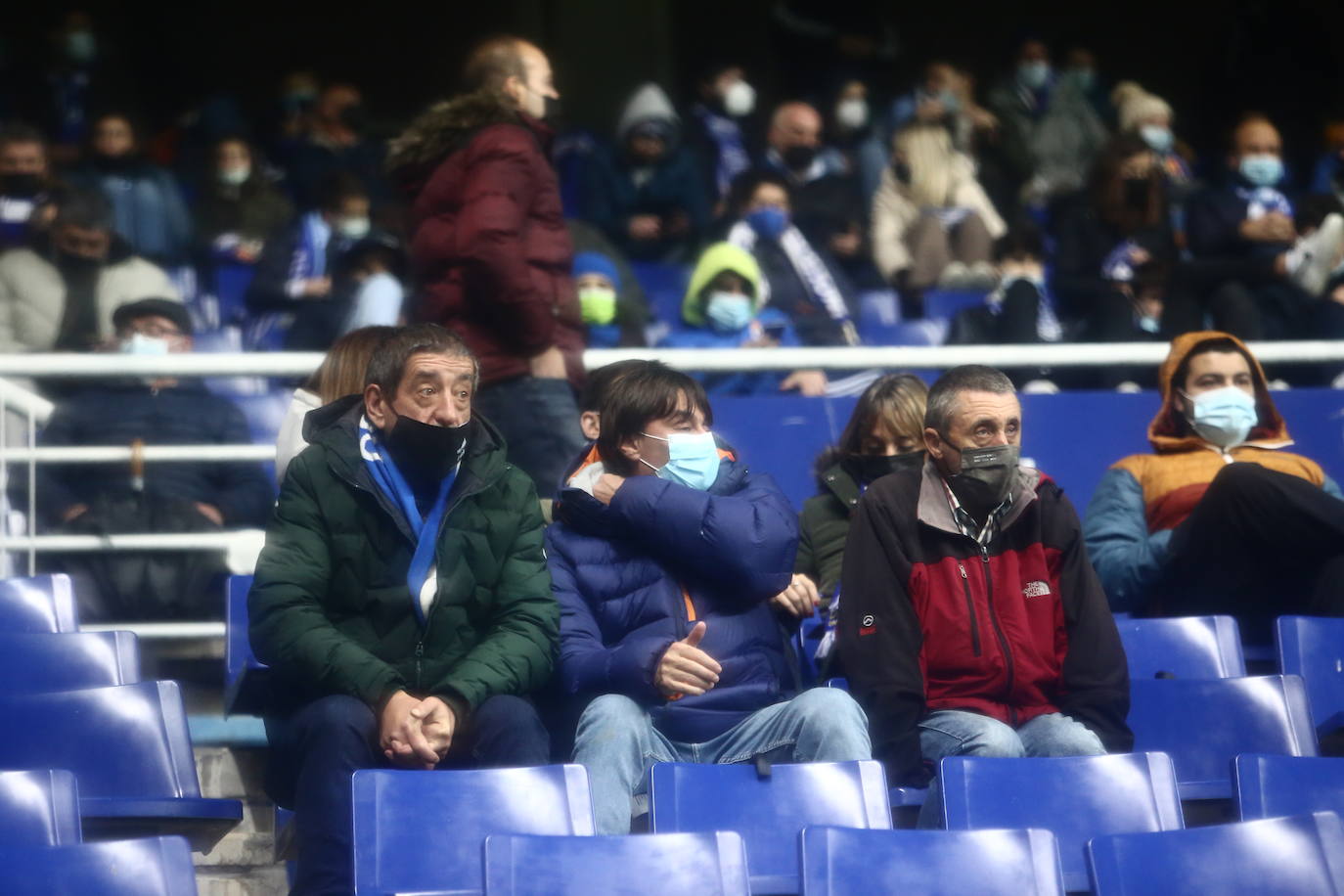 Buscate en la grada del Tartiere en el partido Real Oviedo Alcorcón