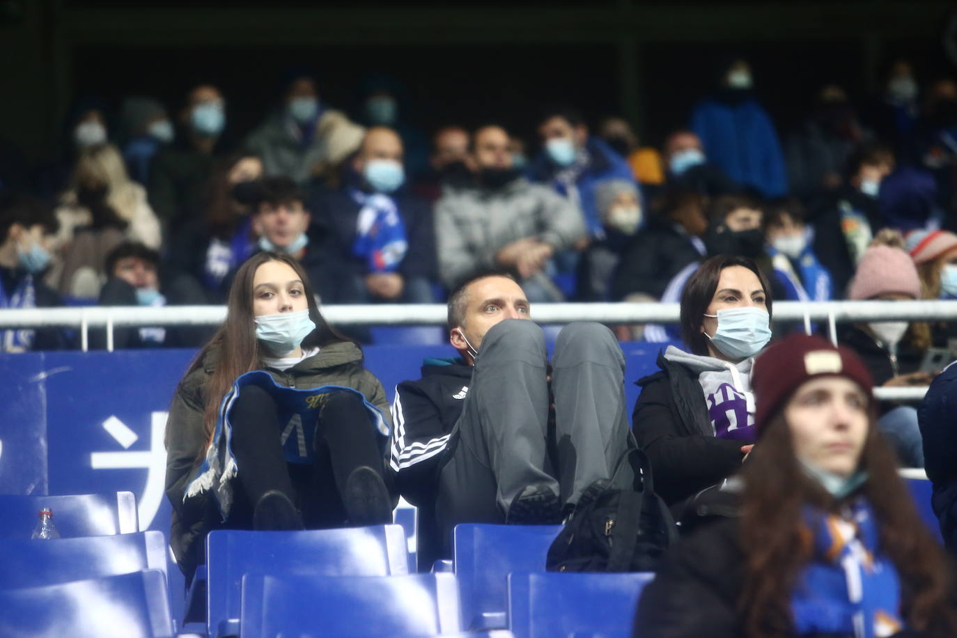 Buscate en la grada del Tartiere en el partido Real Oviedo Alcorcón