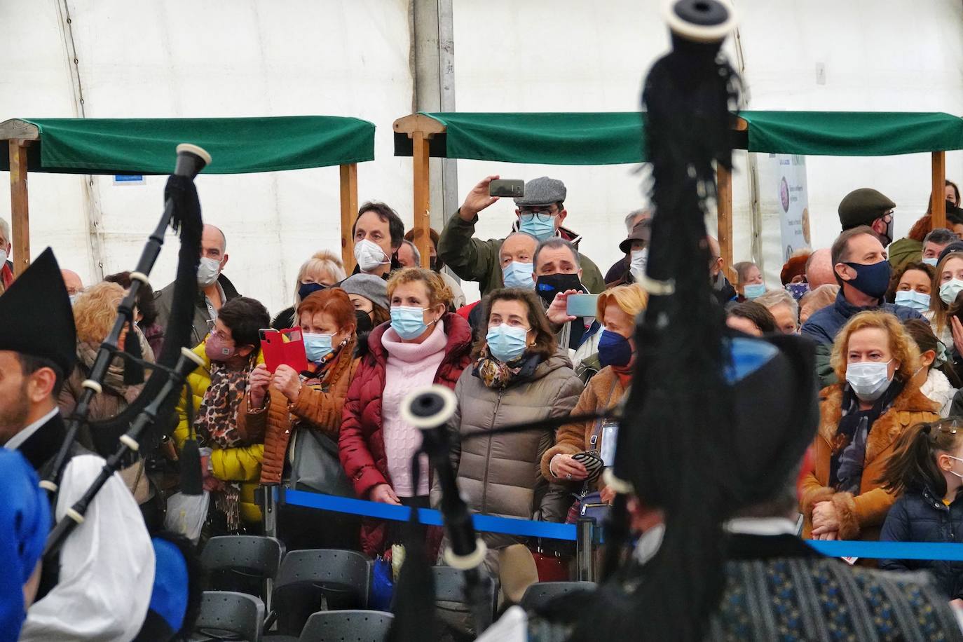 Fotos: Víctor Manuel anima la Feria de les Fabes de Colunga