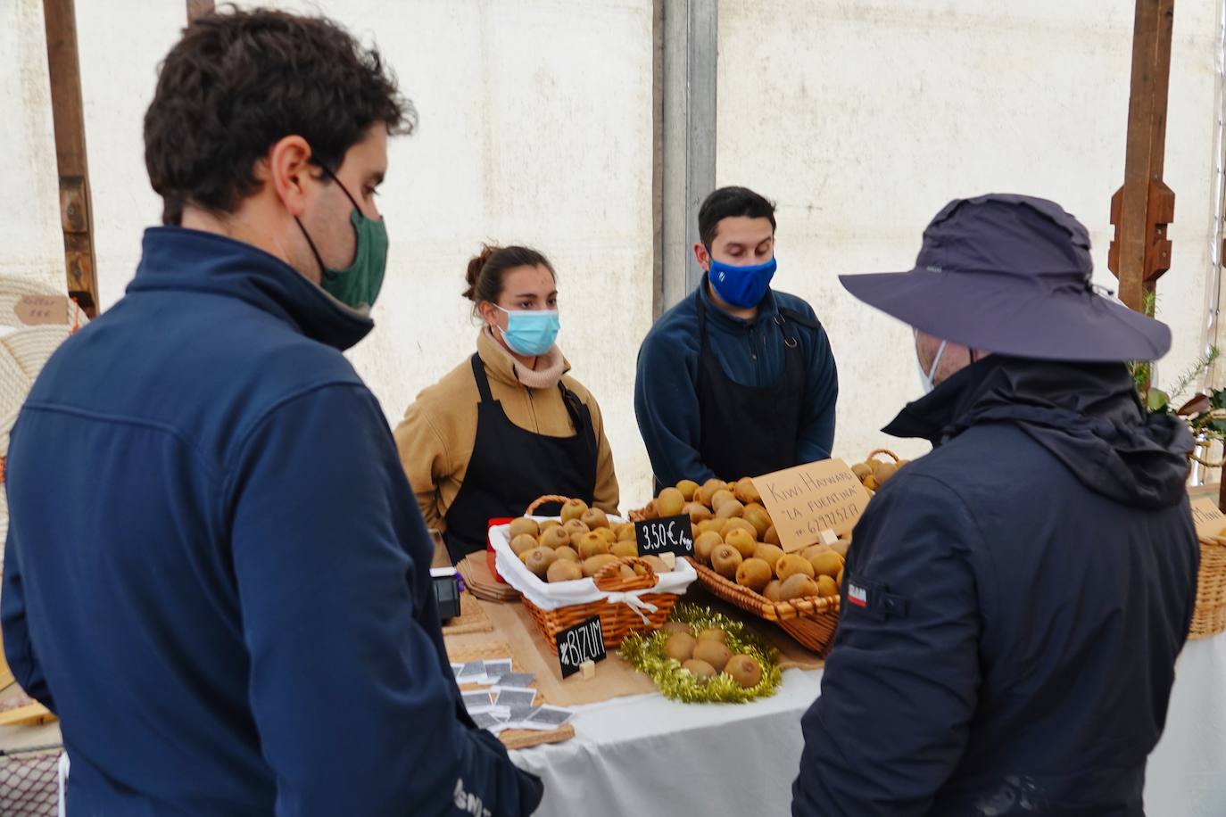 Fotos: Víctor Manuel anima la Feria de les Fabes de Colunga