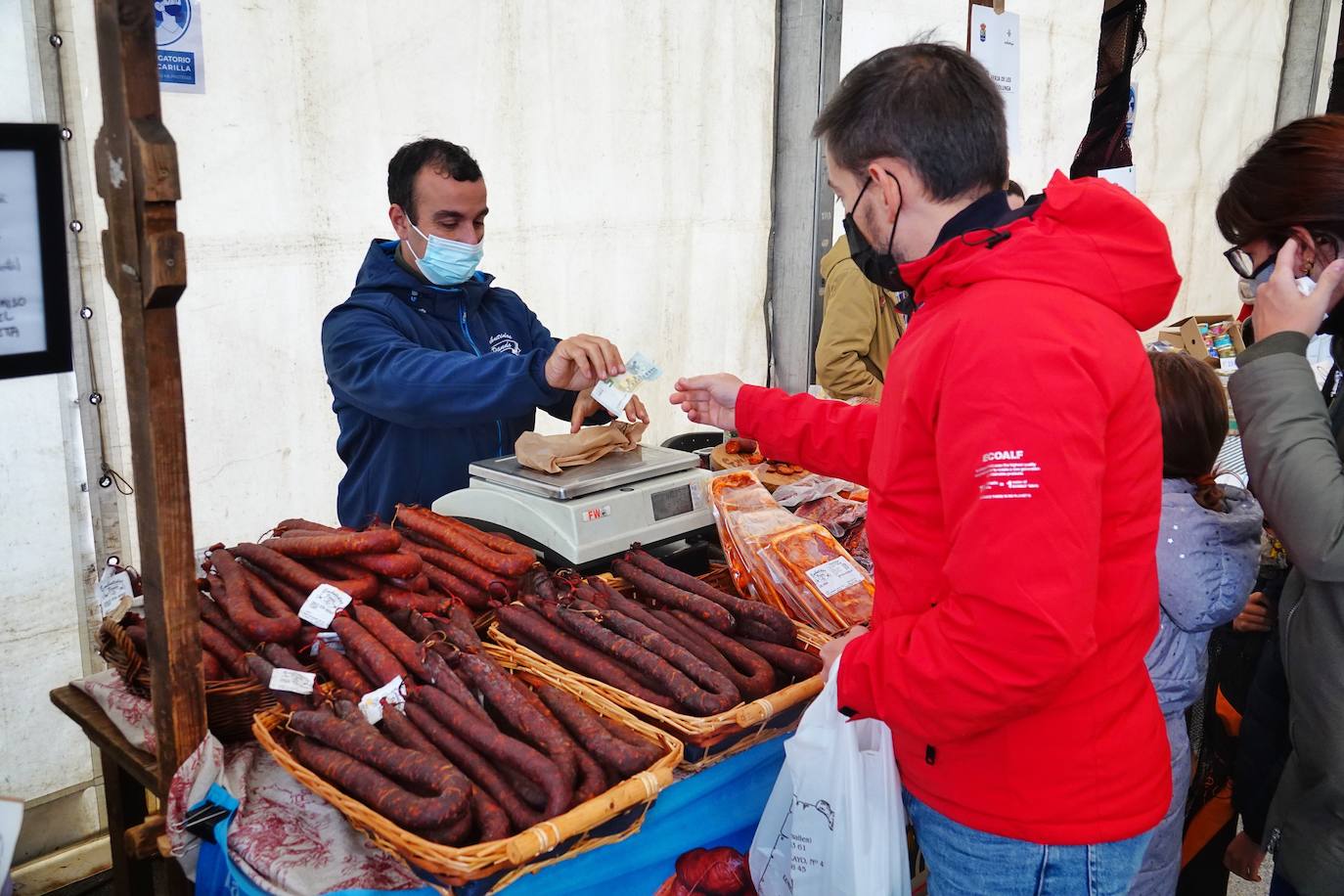 Fotos: Víctor Manuel anima la Feria de les Fabes de Colunga