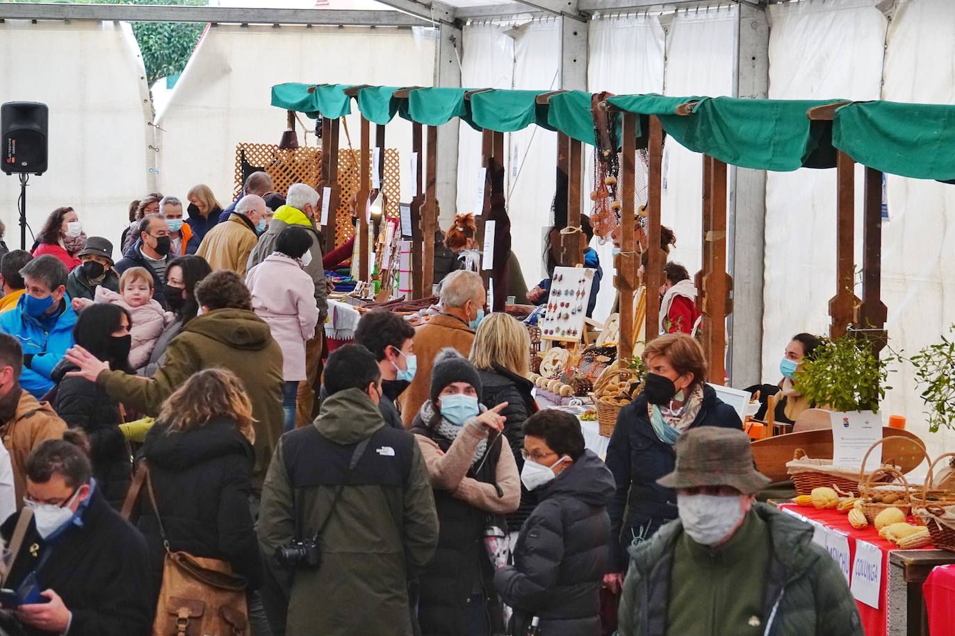 Fotos: Víctor Manuel anima la Feria de les Fabes de Colunga