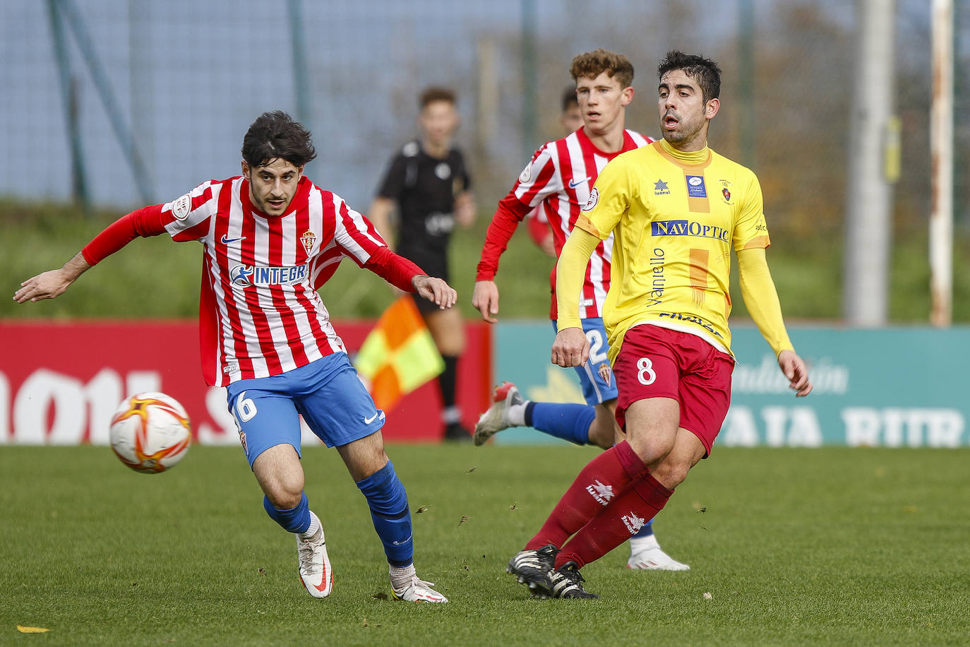 Fotos: Las mejores imágenes de la victoria del Sporting B ante el Navarro