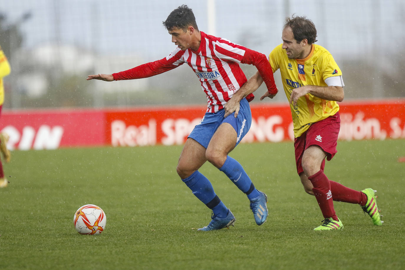 Fotos: Las mejores imágenes de la victoria del Sporting B ante el Navarro