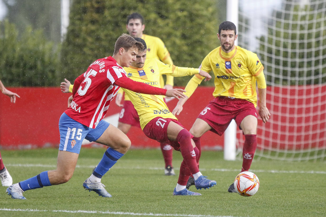 Fotos: Las mejores imágenes de la victoria del Sporting B ante el Navarro