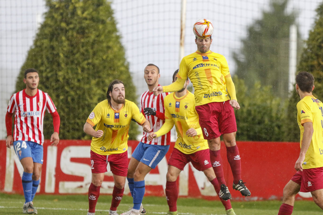 Fotos: Las mejores imágenes de la victoria del Sporting B ante el Navarro