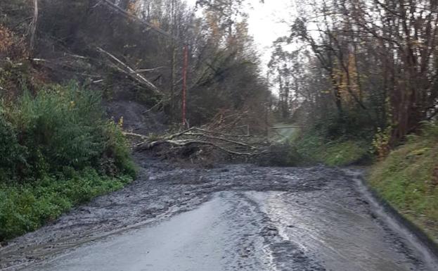 Problemas en las carreteras asturianas como consecuencia del temporal. 