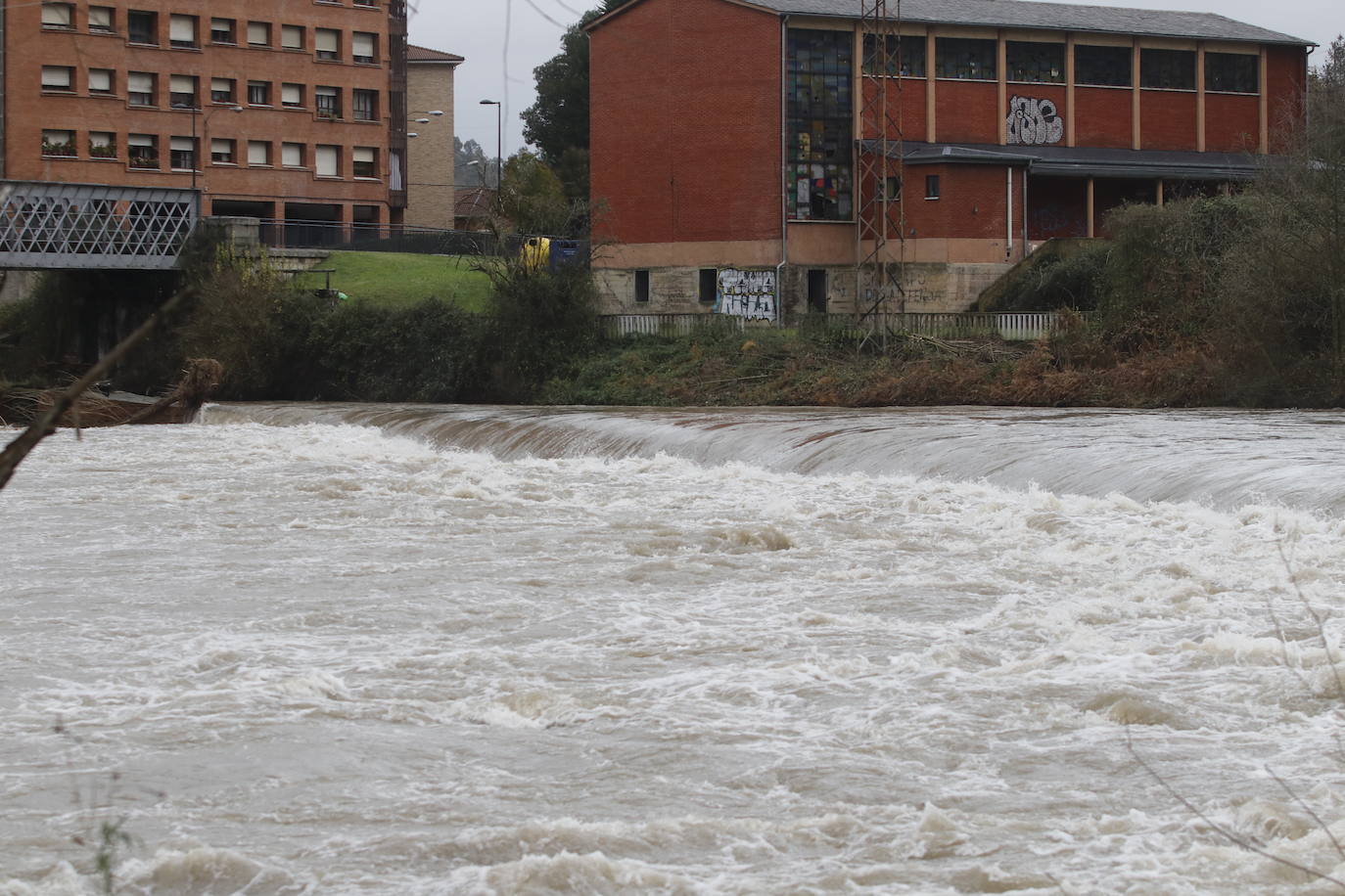 Fotos: Alto caudal en el Nalón, el Trubia y el Nora