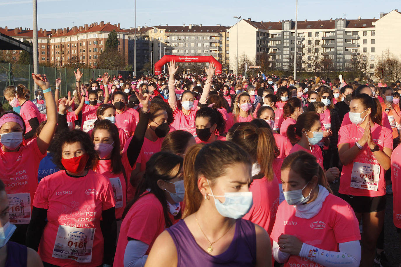 3.500 corredoras han participado este domingo en la Carrera de la Mujer celebrada en las calles de Gijón 