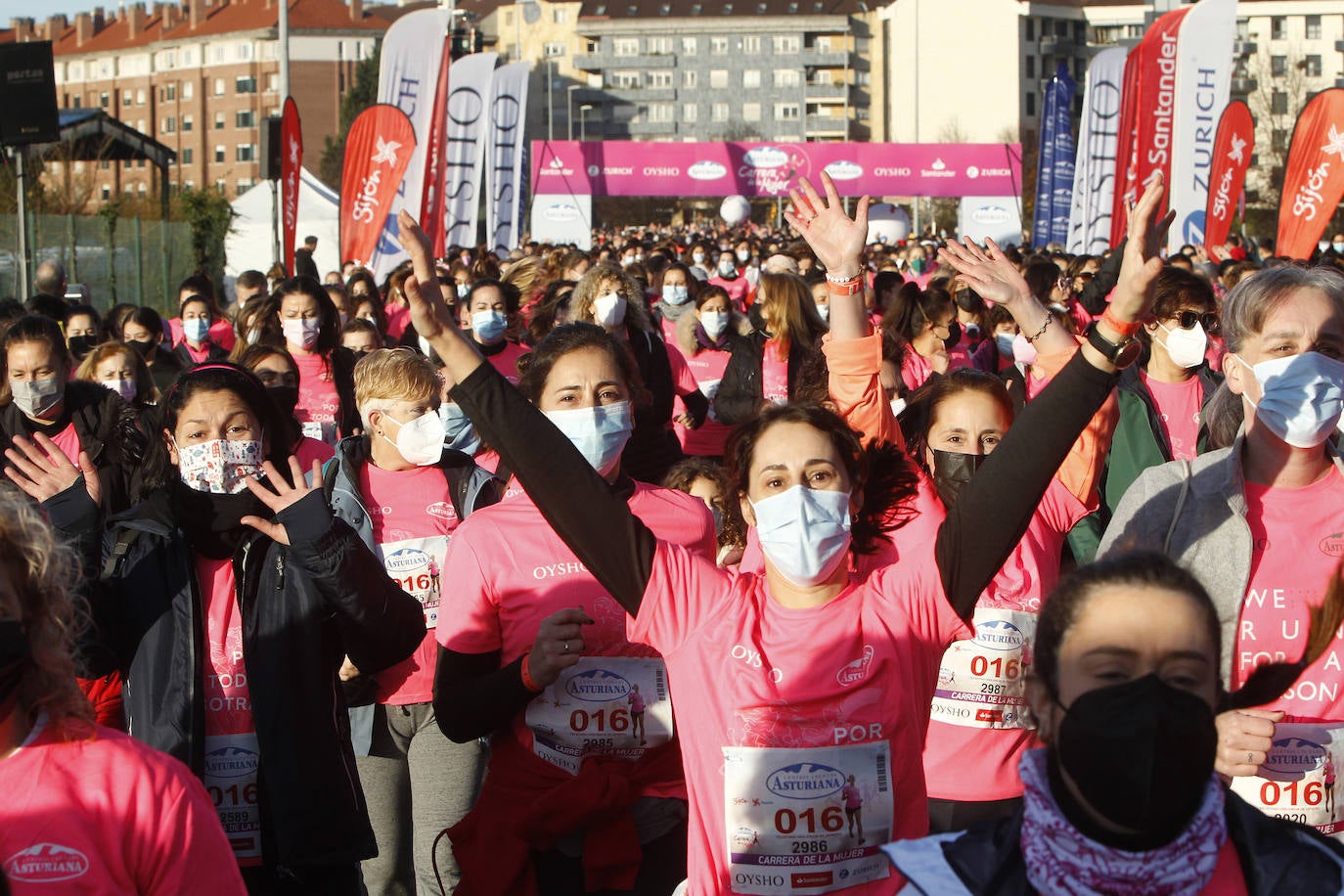 3.500 corredoras han participado este domingo en la Carrera de la Mujer celebrada en las calles de Gijón 