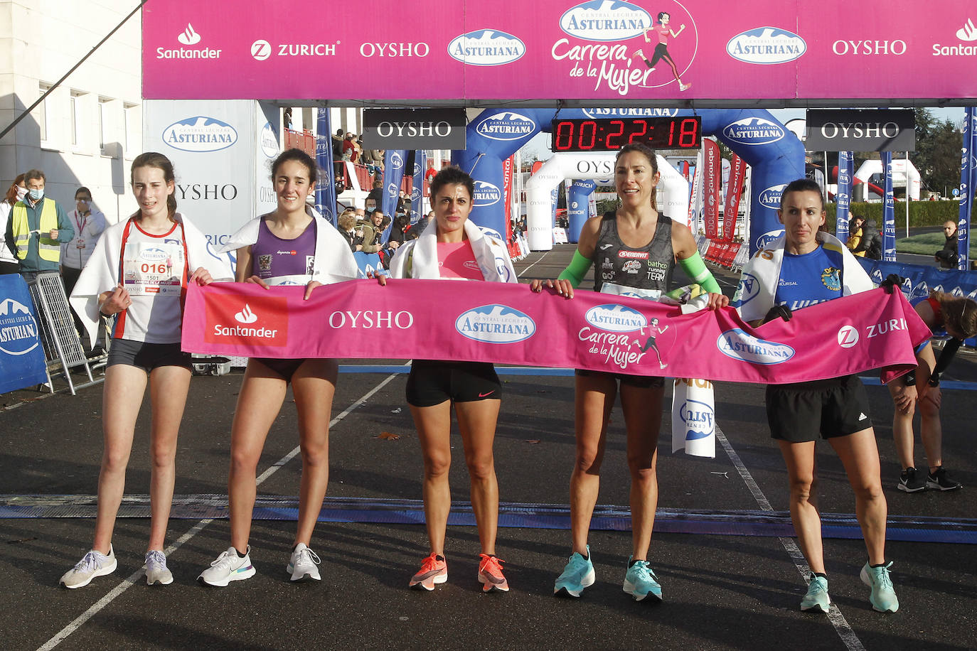 3.500 corredoras han participado este domingo en la Carrera de la Mujer celebrada en las calles de Gijón 