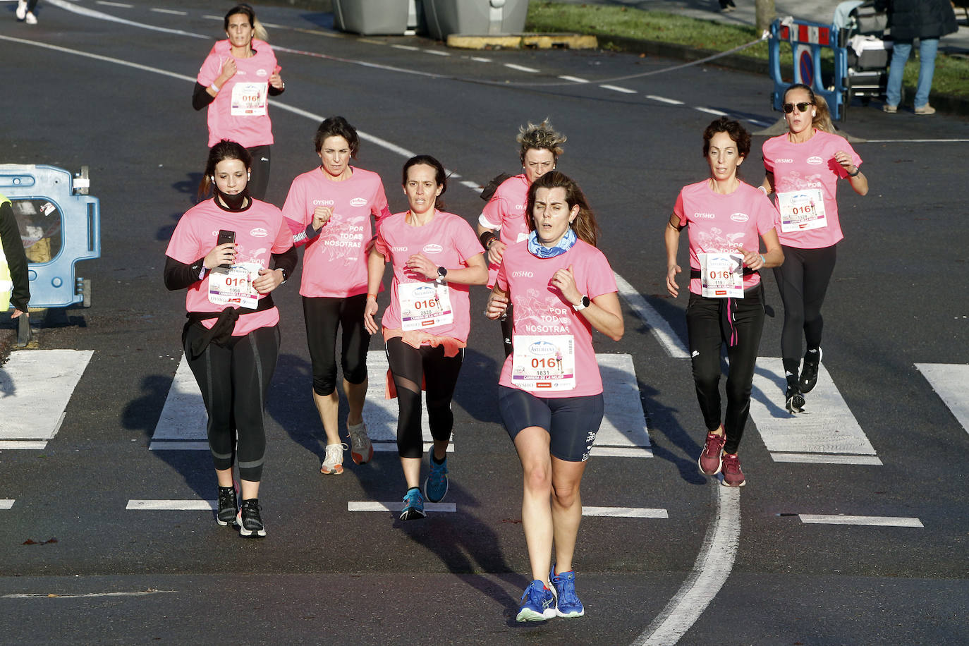 3.500 corredoras han participado este domingo en la Carrera de la Mujer celebrada en las calles de Gijón 