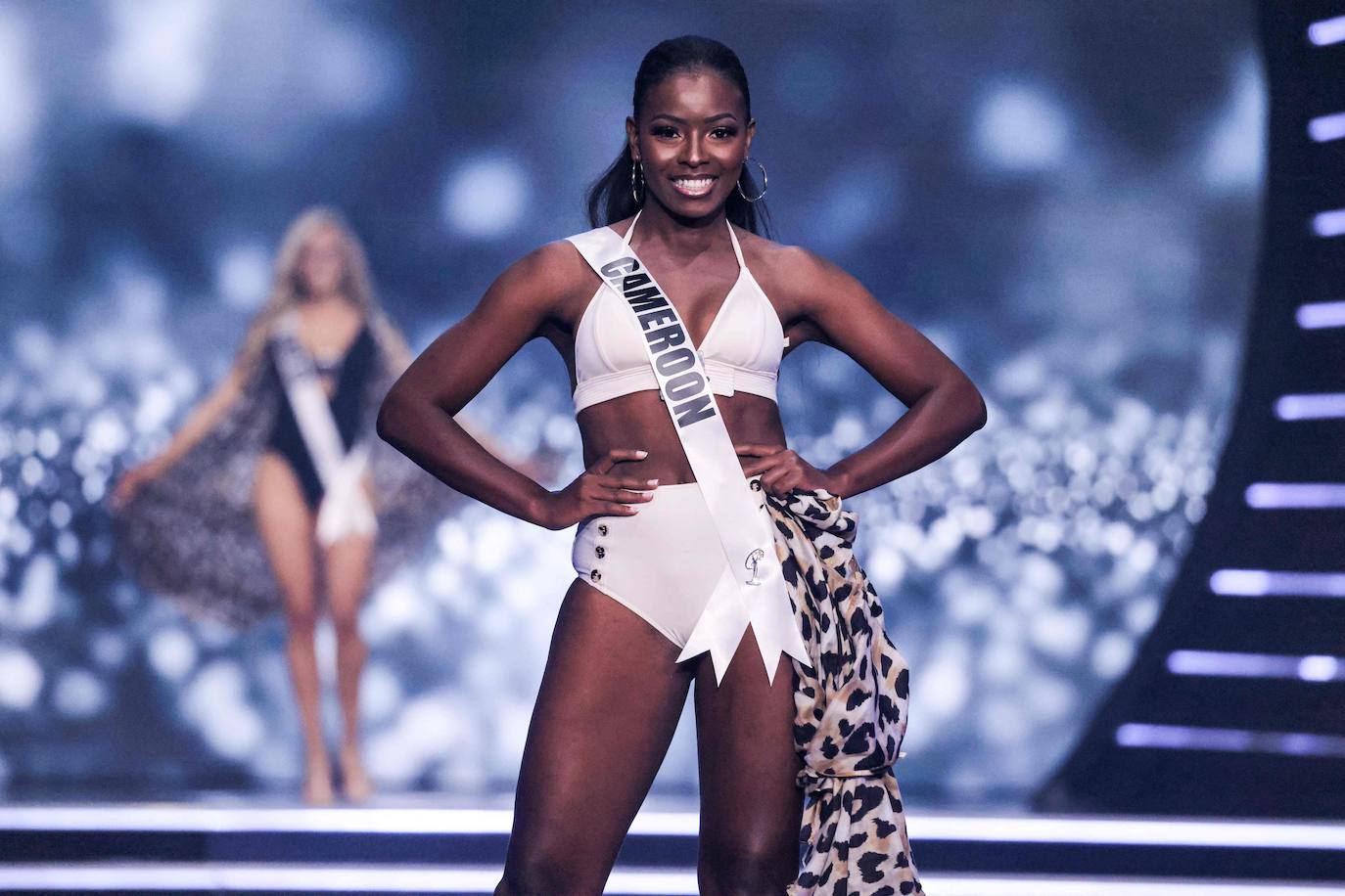 La india Harnaaz Sandhu ha sido coronada Miss Universo tras imponerse al resto de participantes en el certamen que elige a la mujer más bella del planeta. Por detrás de ella quedaron la paraguaya Nadia Ferreira, segunda, y la sudafricana Lalela Mswane, tercera. Estas son algunas de las imágenes de la gala en el Universe Arena de la la ciudad israelí de Eilat.