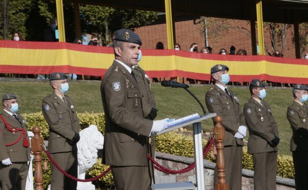 El coronel Pedro Luis Gutiérrez Alcalá, durante la toma de posesión celebrada en Cabo Noval. 