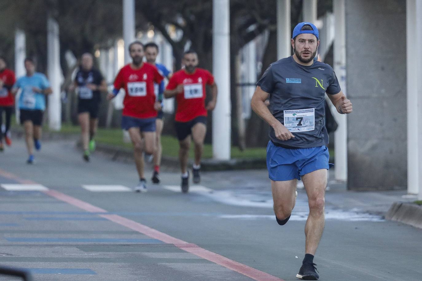 Fotos: Marcos Peón e Inés de Diego ganan la Carrera Solidaria Club de Regatas-Tenis