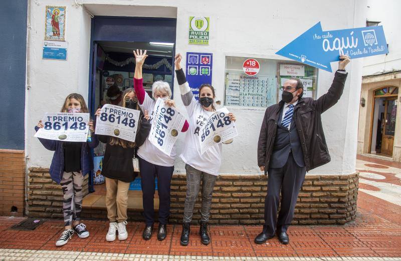 El Gordo, el 86148, con cuatro millones de euros por serie (400.000 euros por décimo) ha ido a parar a Madrid, Las Palmas, Santoña y Ayamonte.