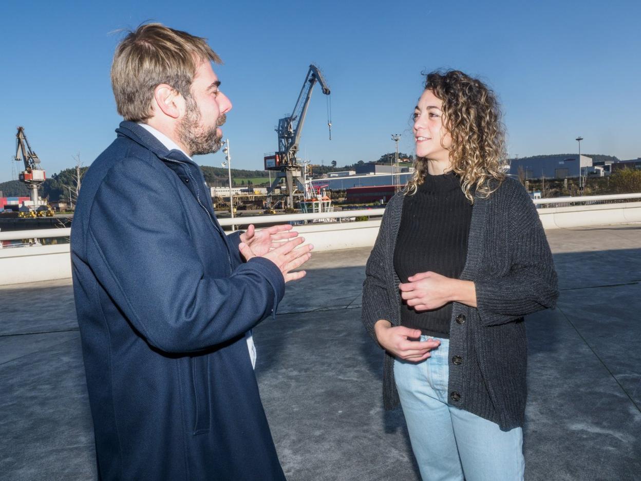Daniel Ripa y Tania González, portavoz de Cambia Avilés. 
