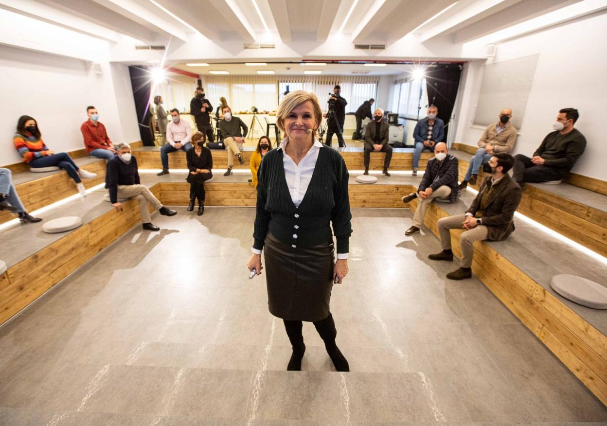 «La mascarilla en exteriores no sirve. La covid se contagia en el interior», claman los expertos