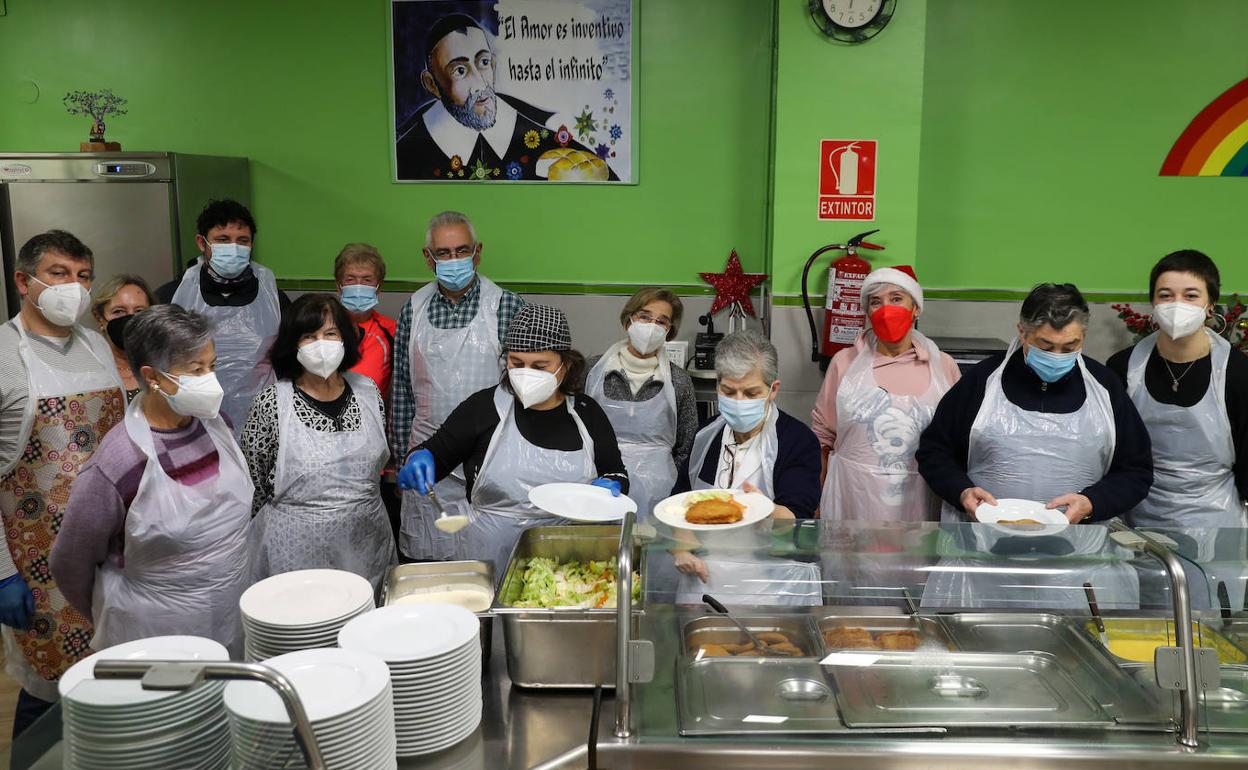 Voluntarios de la Cocina Económica de Gijón 