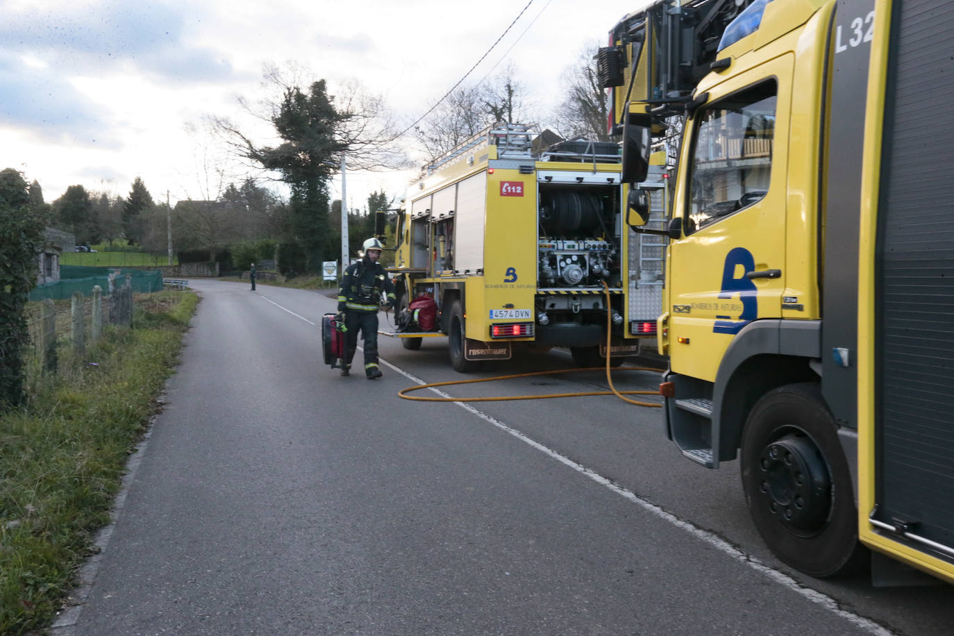 Fotos: El fuego arrasa con la sala de máquinas del Llagar Sidra Fanjul