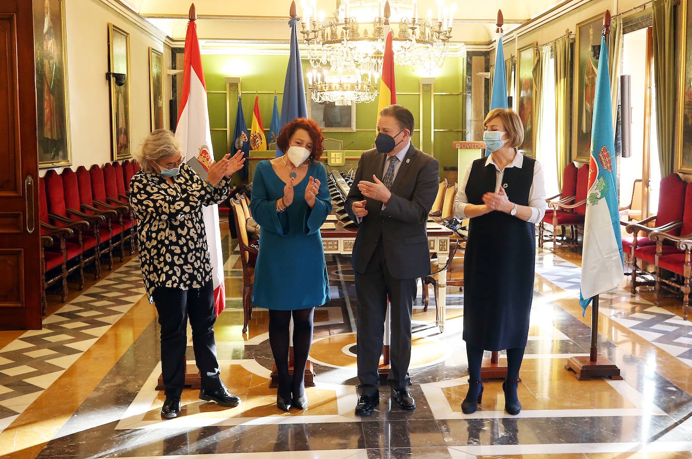 Fotos: Los alcaldes recuperan el tradicional brindis navideño