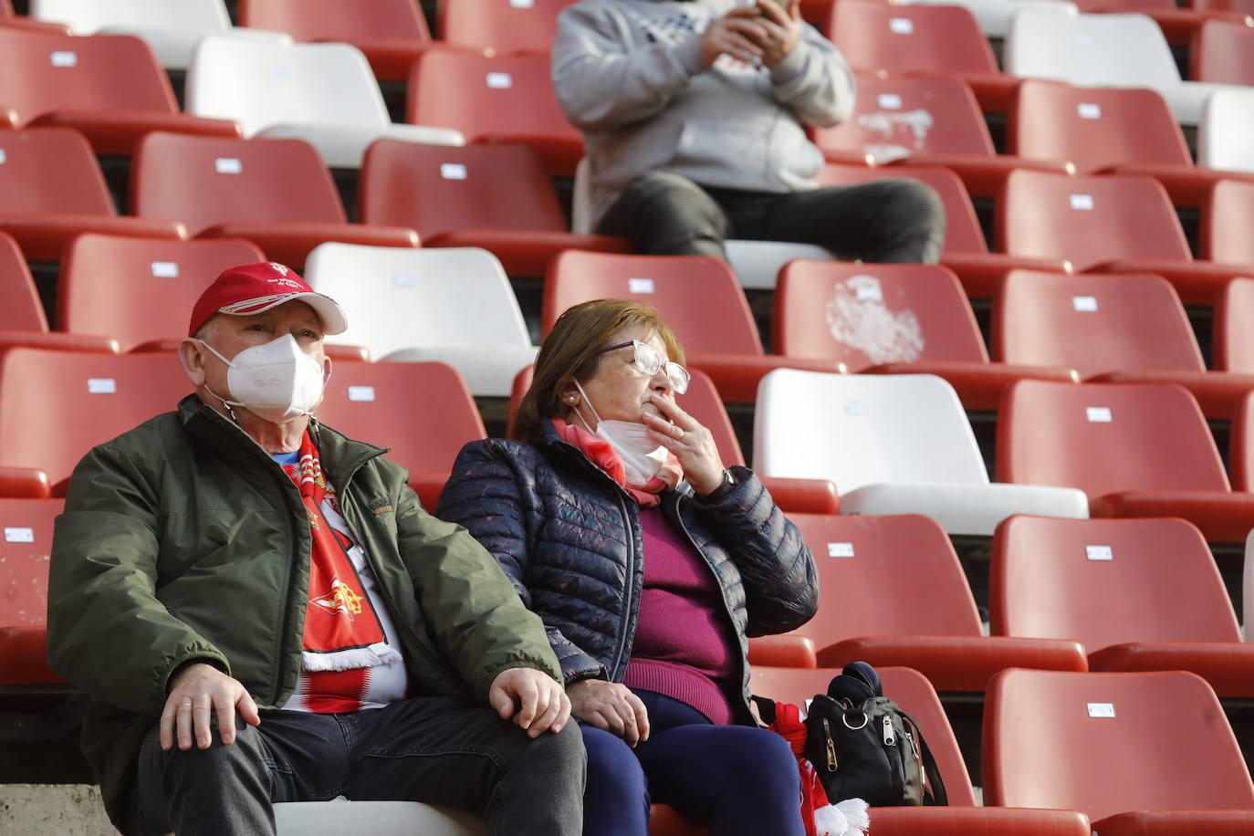 Fotos: ¿Estuviste en el Sporting - Lugo? ¡Búscate!