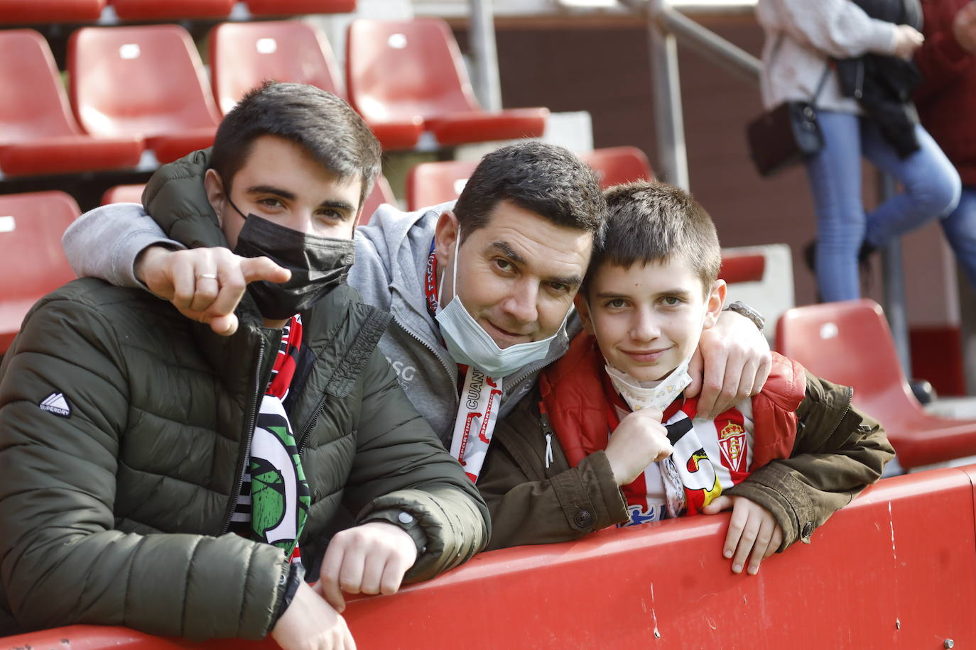 Fotos: ¿Estuviste en el Sporting - Lugo? ¡Búscate!