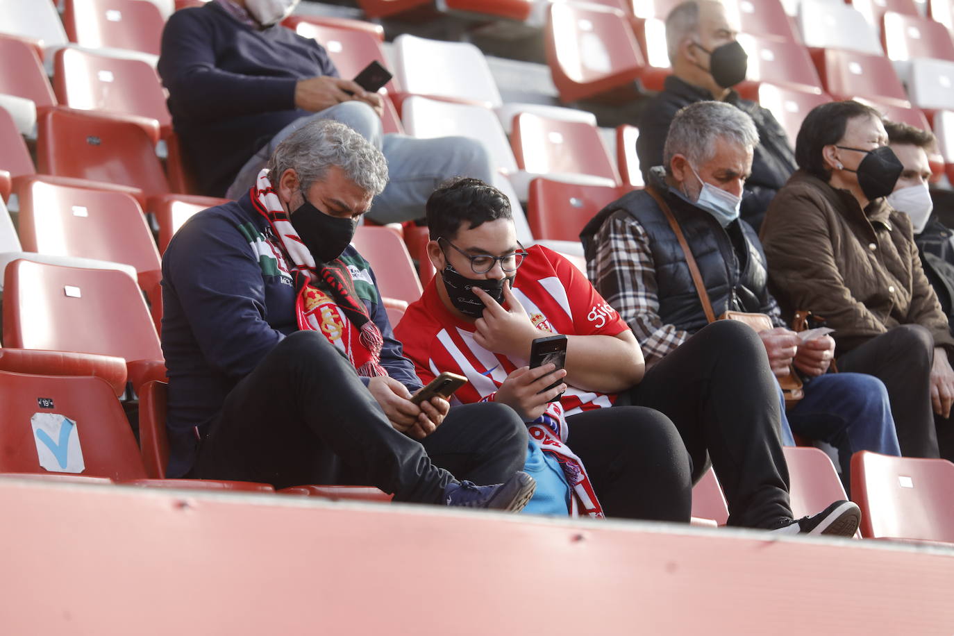 Fotos: ¿Estuviste en el Sporting - Lugo? ¡Búscate!