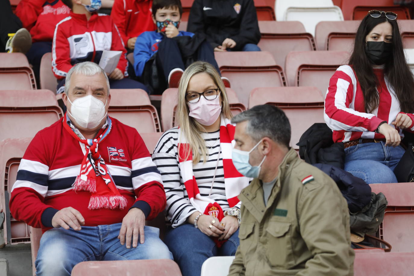 Fotos: ¿Estuviste en el Sporting - Lugo? ¡Búscate!