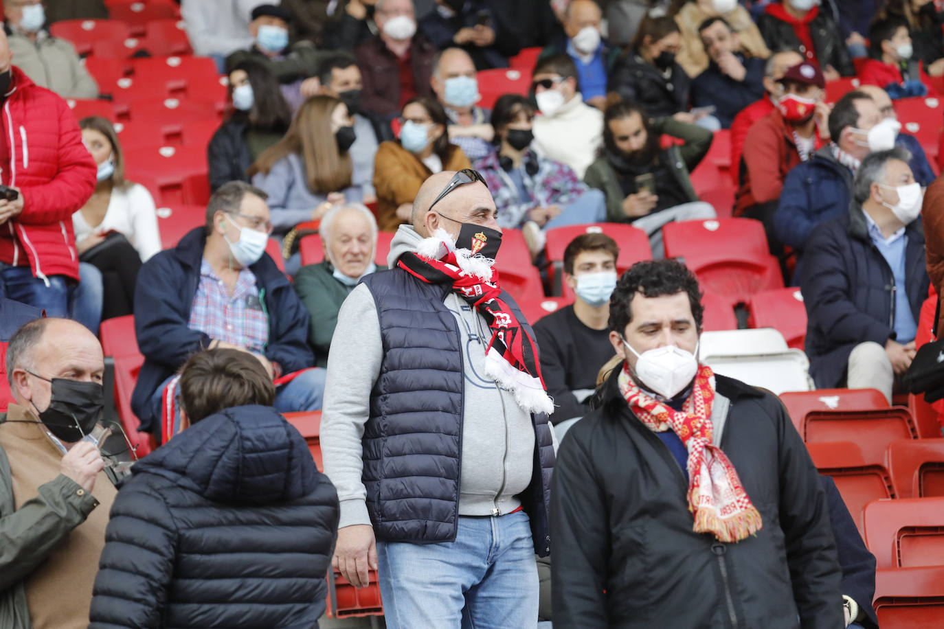 Fotos: ¿Estuviste en el Sporting - Lugo? ¡Búscate!