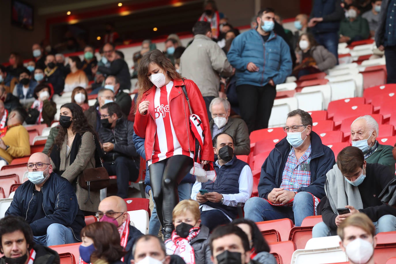 Fotos: ¿Estuviste en el Sporting - Lugo? ¡Búscate!