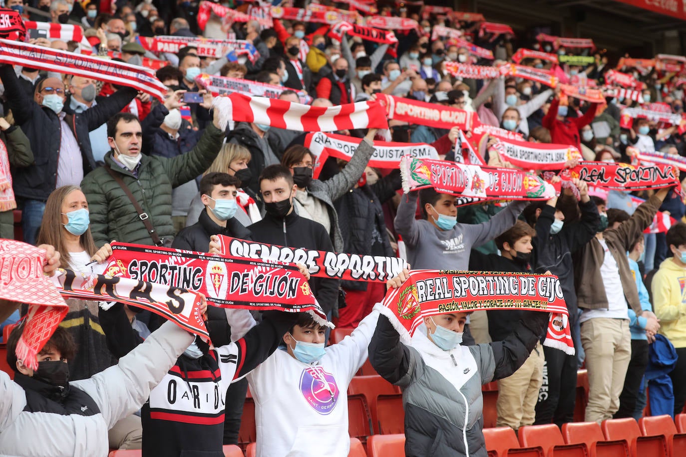 Fotos: ¿Estuviste en el Sporting - Lugo? ¡Búscate!