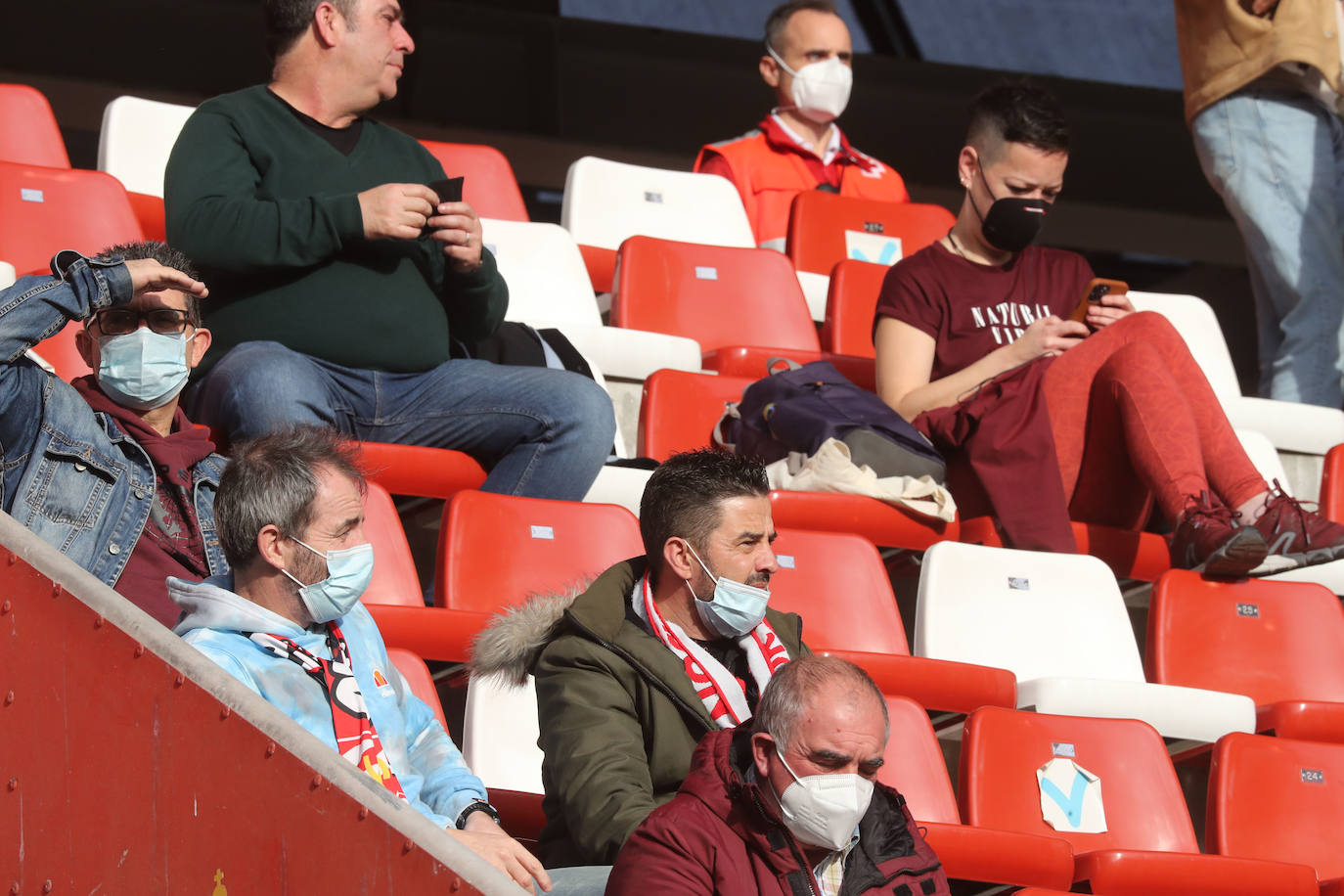 Fotos: ¿Estuviste en el Sporting - Lugo? ¡Búscate!