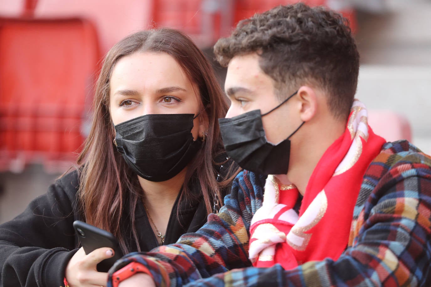 Fotos: ¿Estuviste en el Sporting - Lugo? ¡Búscate!