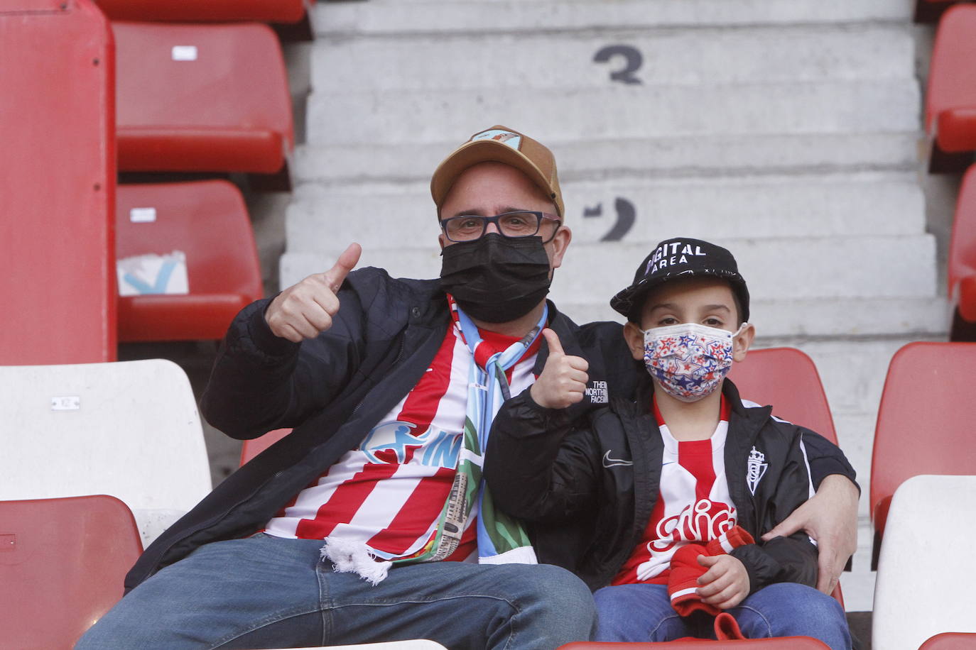 Fotos: ¿Estuviste en el Sporting - Lugo? ¡Búscate!