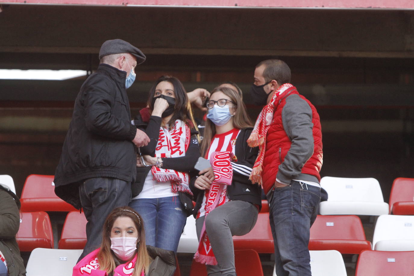 Fotos: ¿Estuviste en el Sporting - Lugo? ¡Búscate!