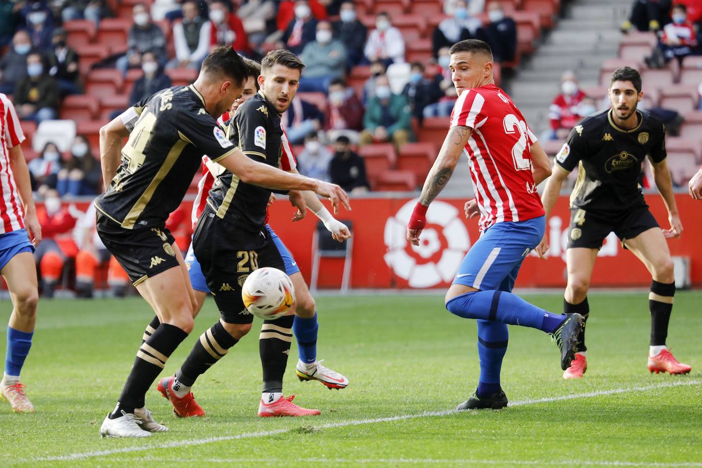 Fotos: Las imágenes de las mejores jugadas del Sporting - Lugo