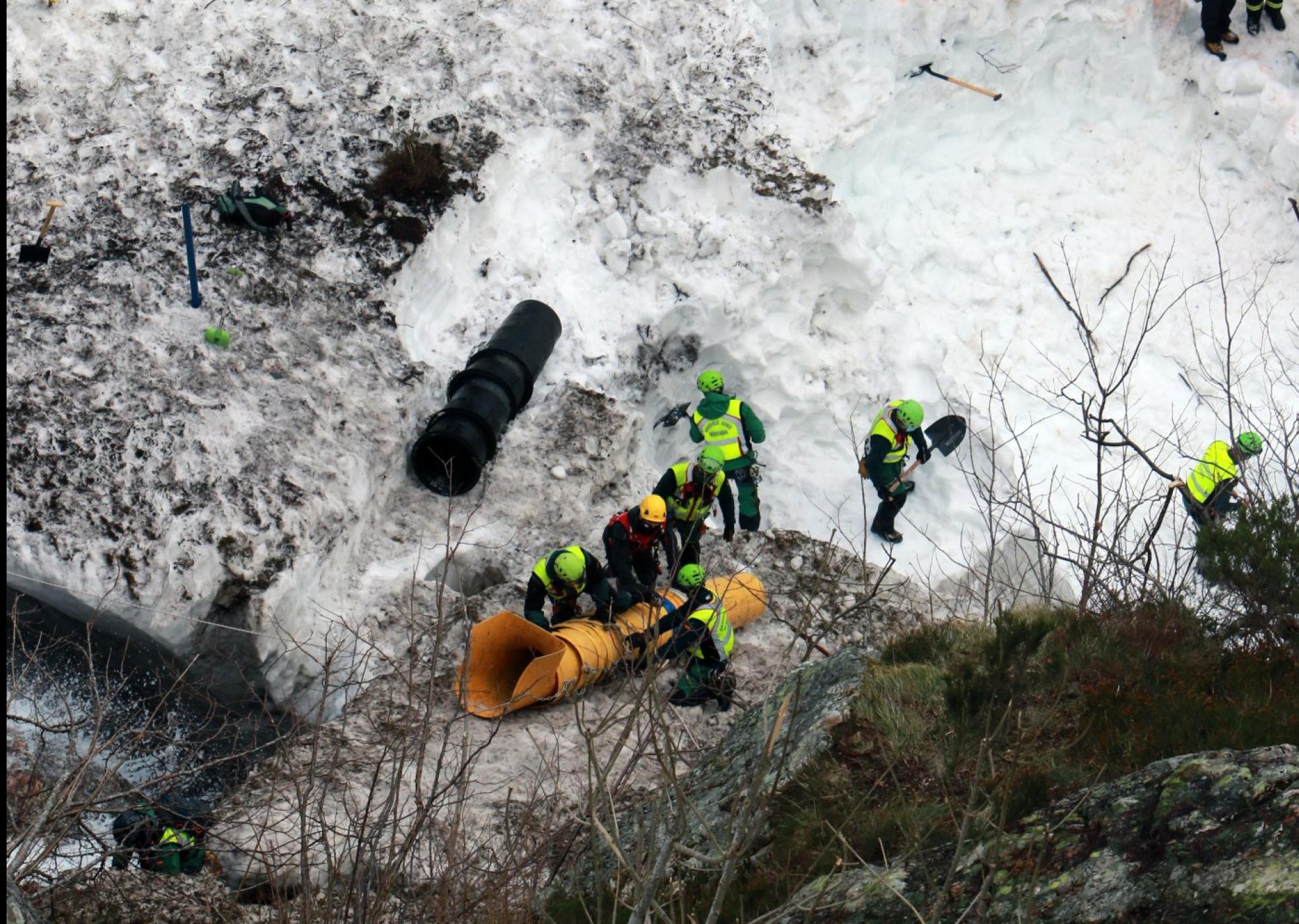 Las labores de rescate duraron un mes, con varios retrasos por el mal tiempo. 