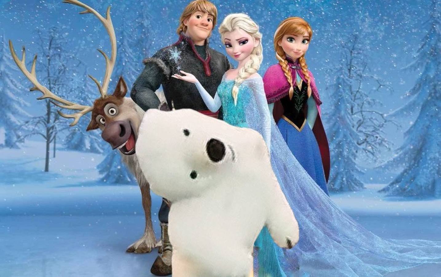 La cabalgata de Reyes Magos de Cádiz ha dado mucho que hablar por culpa de un inesperado protagonista: un oso polar que resultó 'accidentado'. El disfraz tenía la cabeza girada durante el desfile, lo que ha provocado numerosos comentarios y memes. 