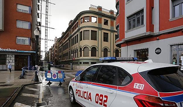 El Ayuntamiento ordena demoler todo el interior del colegio que haya perdido estabilidad