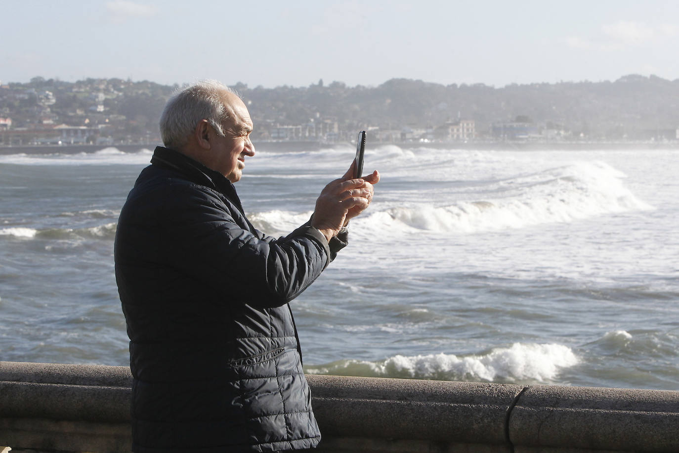 Fotos: Oleaje de foto en Gijón