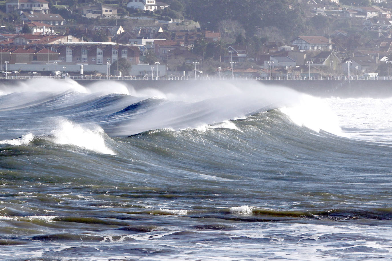 Fotos: Oleaje de foto en Gijón