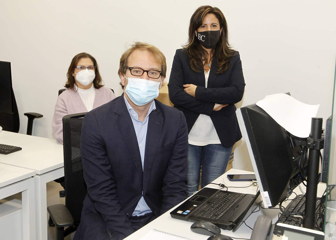 Noelia Alonso, directora de Recursos Humanos, Máximo López, jefe de Marketing de Negocio, y Sara Gallego.