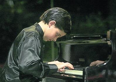 Imagen secundaria 1 - «Mis profesores vieron que podía llegar a ser algo»