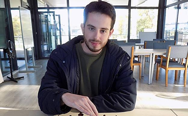 Saúl Viñuela, primer tablero del Grupo Covadonga. 