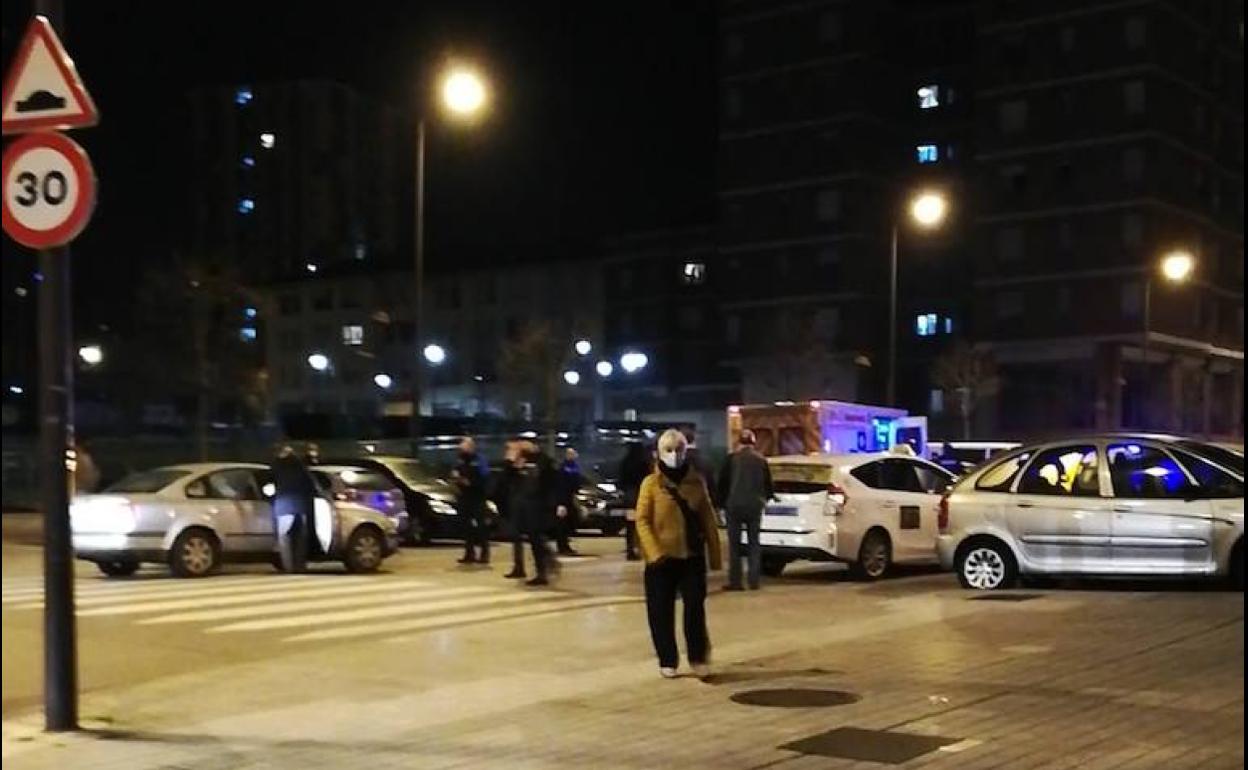 Una ambulancia en el lugar del accidente 