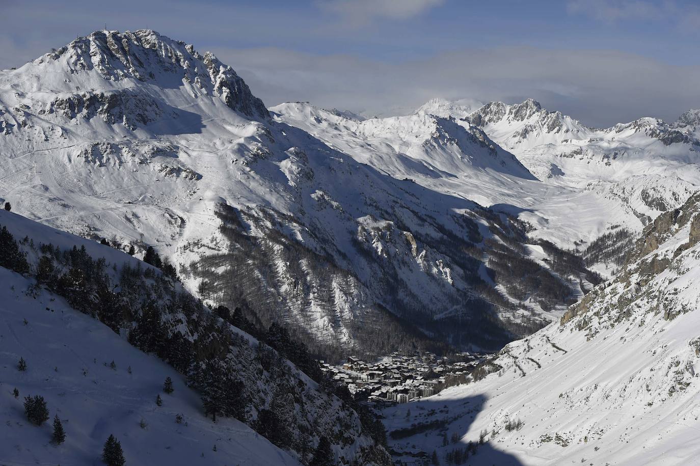 Fallece una niña de 5 años arrollada por un esquiador en Los Alpes 