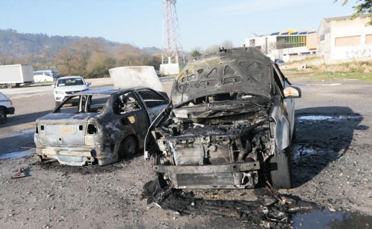 Estados de los dos vehículos tras el incendio.