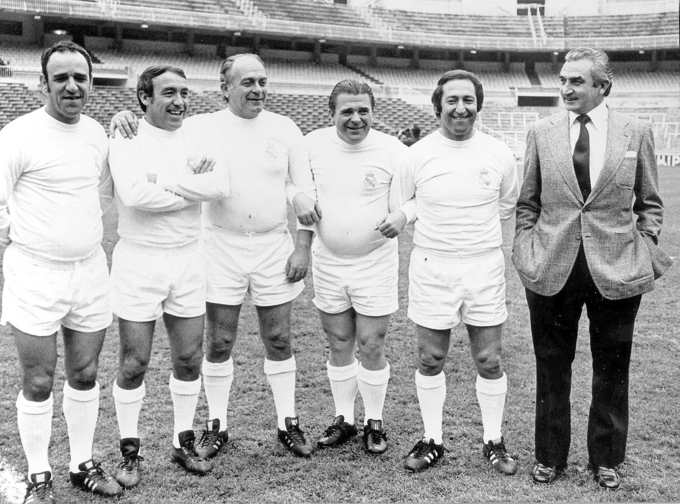 Paco Gento, presidente de honor del Real Madrid y único futbolista que atesora seis Copas de Europa, ha fallecido a los 88 años. 